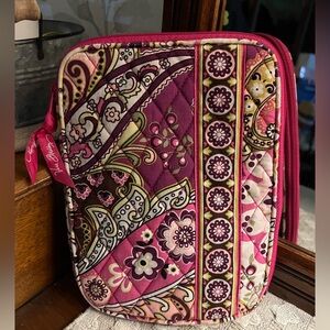VERA BRADLEY iPad Tablet eReader Zipper Case‎ Very Berry Paisley 9in x 6.5in FUC